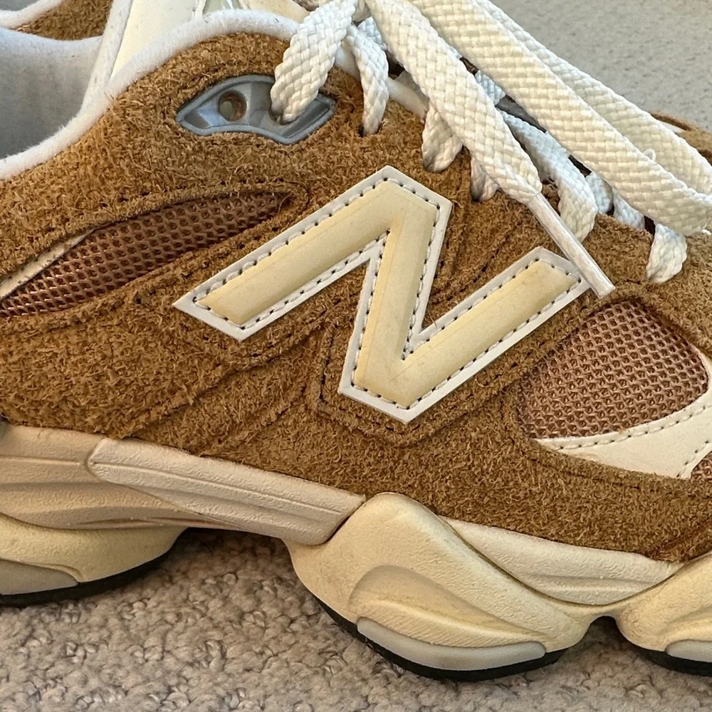 New Balance Tan and Cream Women's Sneakers - Picture 7 of 8